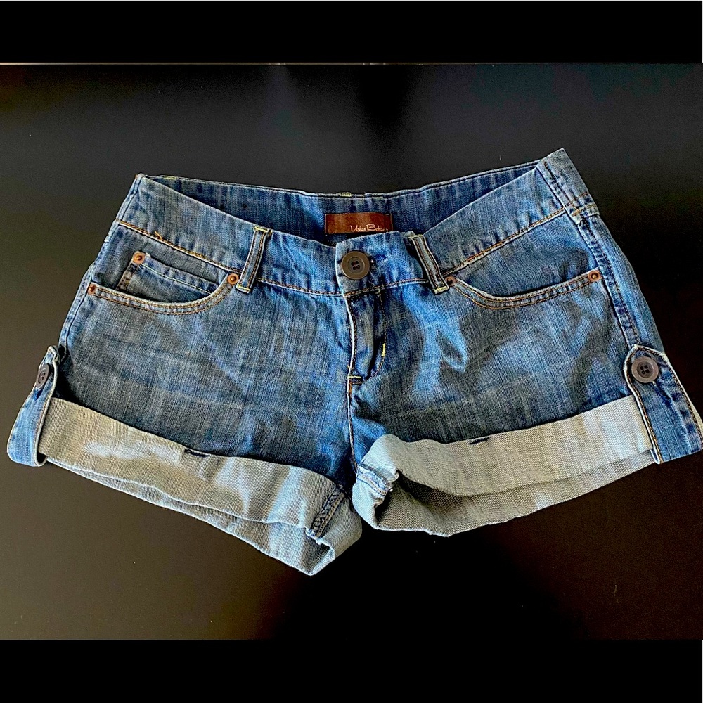 5 pockets, never worn, 100% cotton
